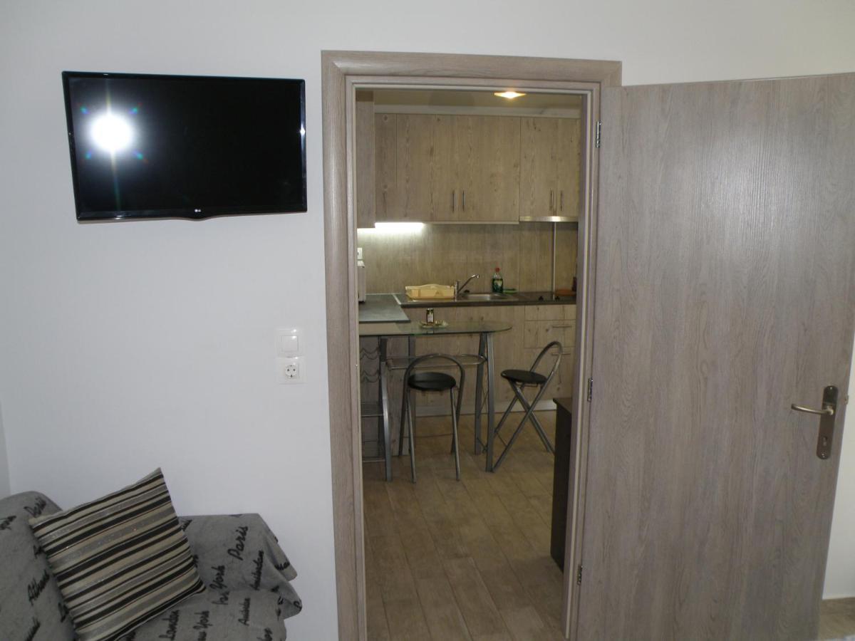 Talos Apartments And Studios Heraklion  Exterior photo